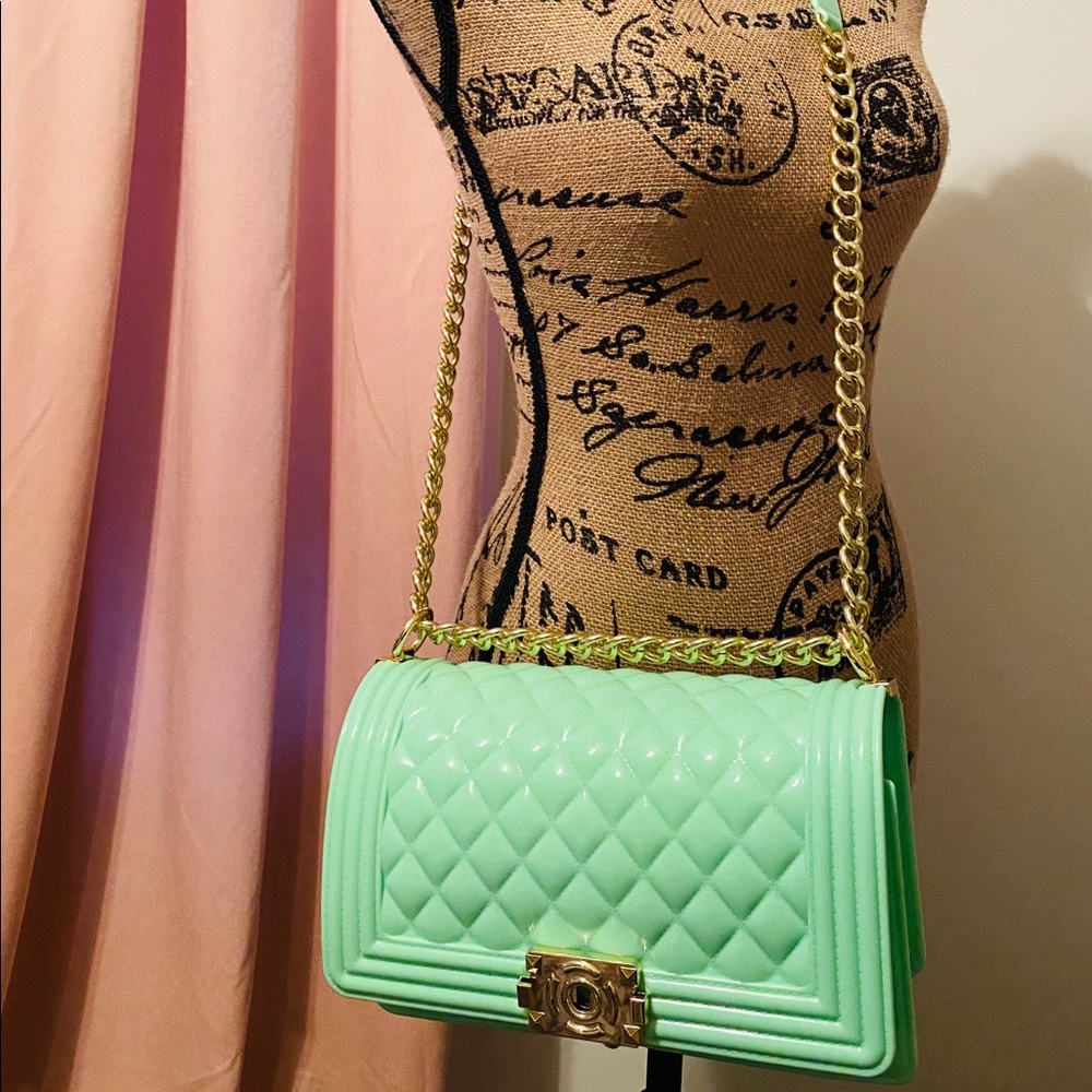 Women’s fashion handbag jelly quilted style